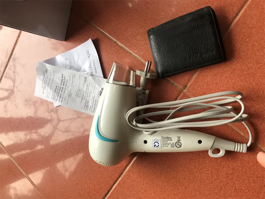 Khách hàng review Máy sấy tóc 1200W Delites MST02 24
