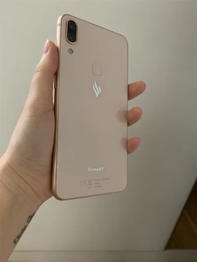 Khách hàng review Điện thoại Vsmart Active 1  10