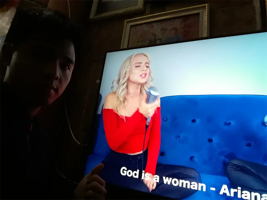 Khách hàng review Android Tivi Sony 4K 49 inch KD-49X8000E 3