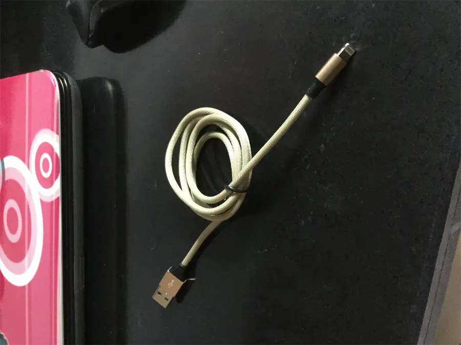 Khách hàng review Dây cáp Lightning 1 m e.VALU LTL-01 1