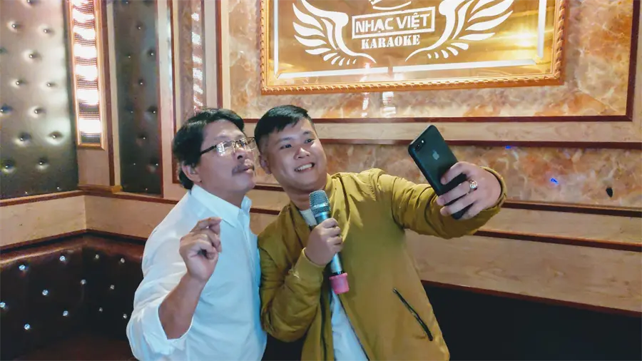 Khách hàng review Điện thoại Nokia 8.1 10