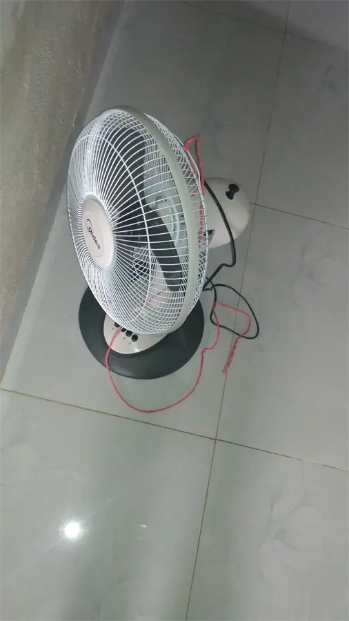 Khách hàng review Quạt bàn Midea FT30-Y8BA 4