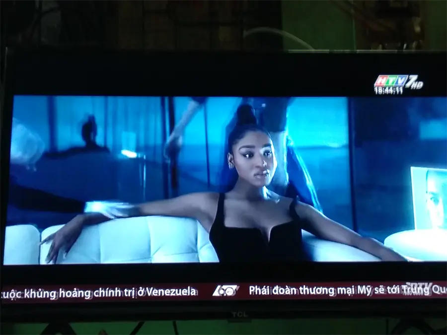 Khách hàng review Tivi TCL 32 inch L32D3000 8