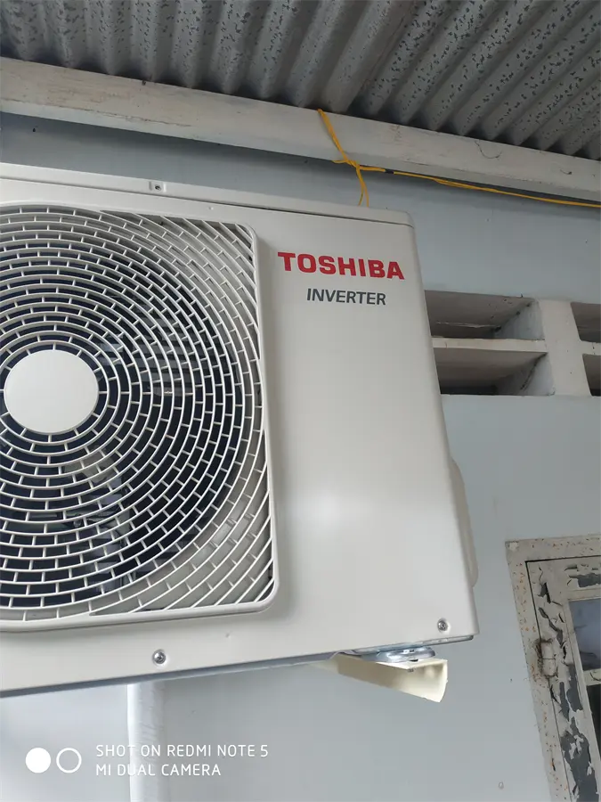 Khách hàng review Điều hòa Toshiba Inverter 9200 BTU RAS-H10PKCVG - V 2