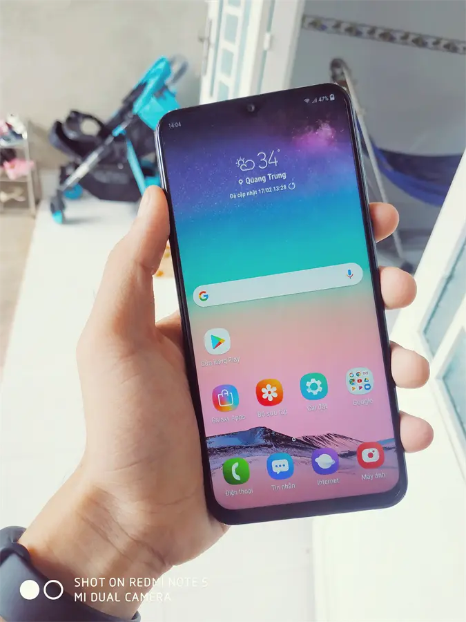 Khách hàng review Điện thoại Samsung Galaxy M20 11