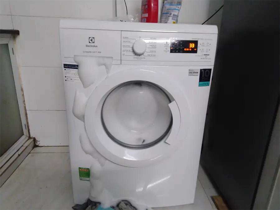 Khách hàng review Máy giặt Electrolux Inverter 7.5 Kg EWF7525DGWA 1