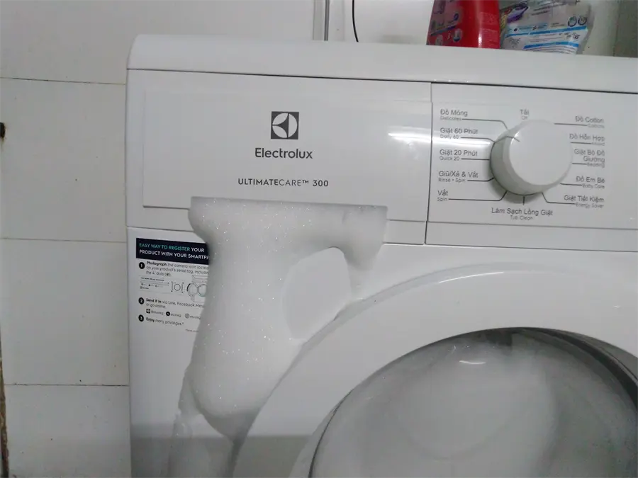 Khách hàng review Máy giặt Electrolux Inverter 7.5 Kg EWF7525DGWA 2