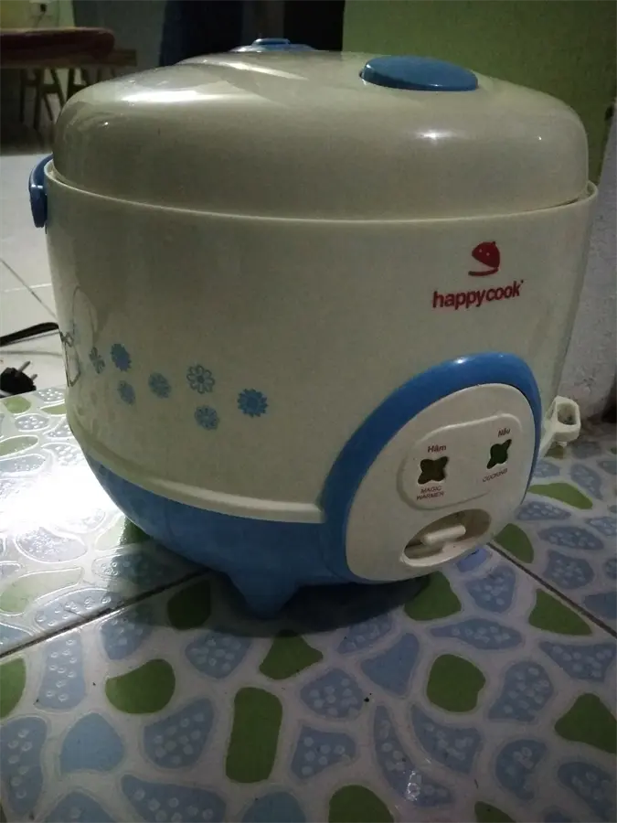 Khách hàng review Nồi cơm nắp gài Happycook 1.2 lít HC-120 10