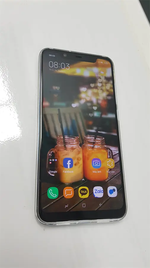 Khách hàng review Điện thoại Xiaomi Mi 8 3