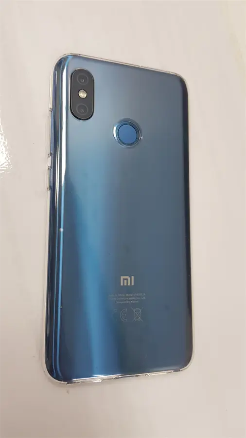 Khách hàng review Điện thoại Xiaomi Mi 8 4