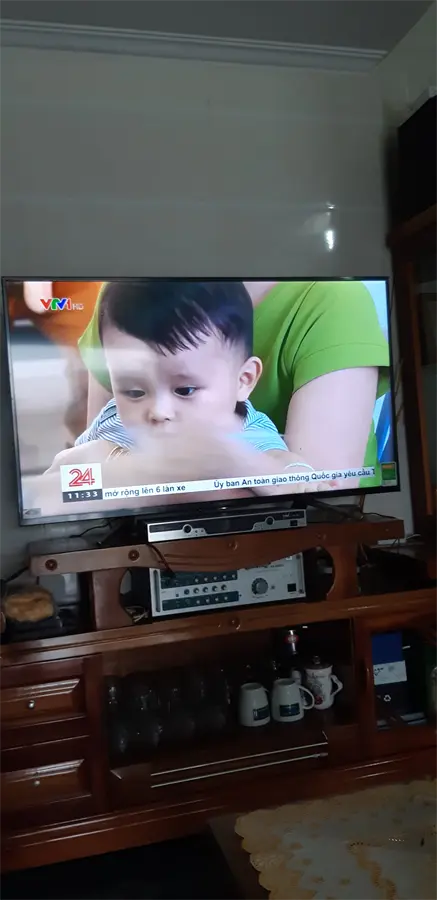 Khách hàng review Android Tivi Sony 49 inch KDL-49W800F 2