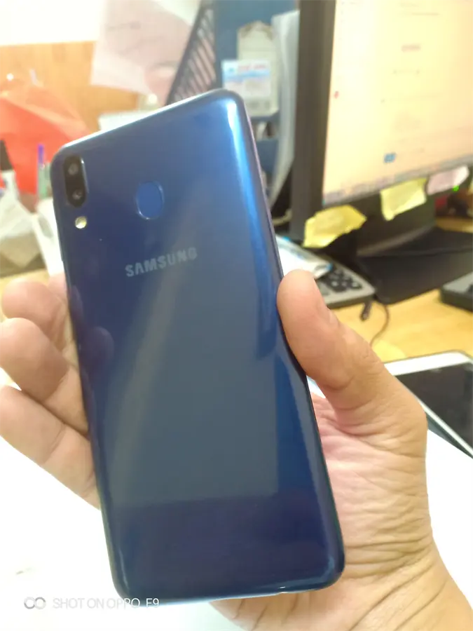 Khách hàng review Điện thoại Samsung Galaxy M20 7
