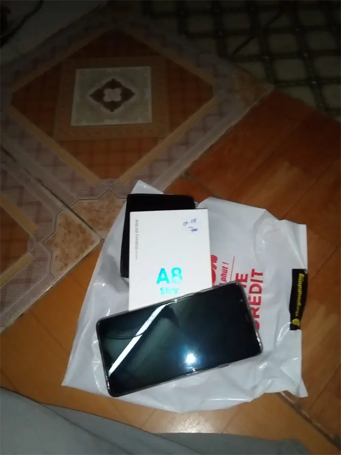 Khách hàng review Điện thoại Samsung Galaxy A8 Star 7