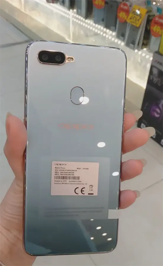 Khách hàng review Điện thoại OPPO F9 4
