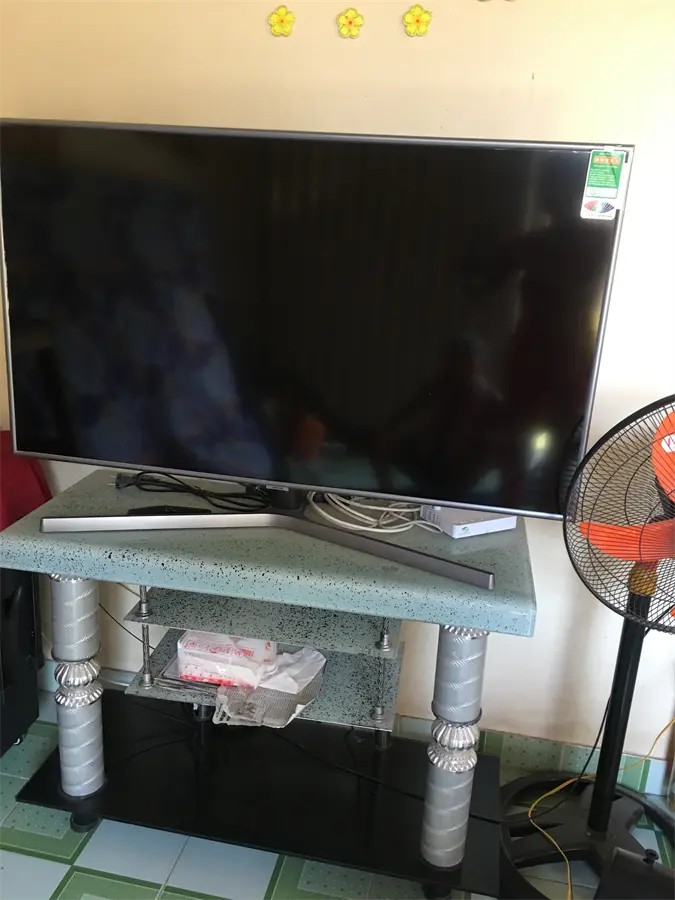 Khách hàng review Smart Tivi Samsung 4K 50 inch UA50NU7400 48