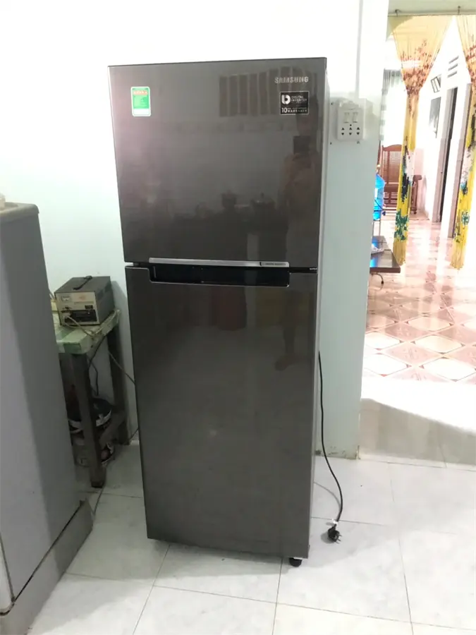 Khách hàng review Tủ lạnh Samsung Inverter 236 lít RT22M4032DX/SV 50