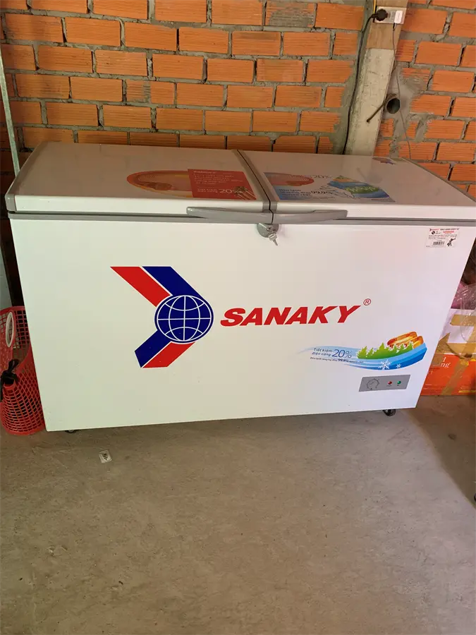 Khách hàng review Tủ đông Sanaky 305 lít VH-4099A1 21
