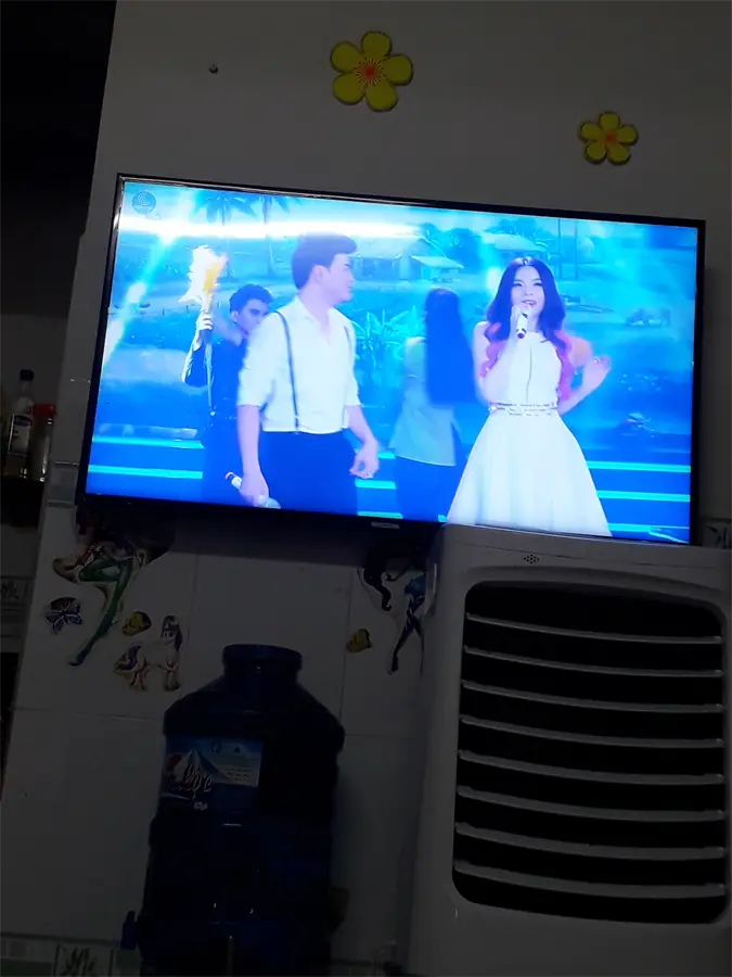 Khách hàng review Smart Tivi Samsung 4K 43 inch UA43NU7090 32