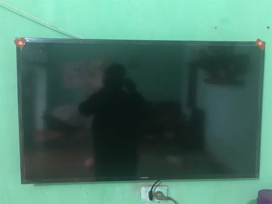 Khách hàng review Smart Tivi Samsung 4K 43 inch UA43NU7100 75