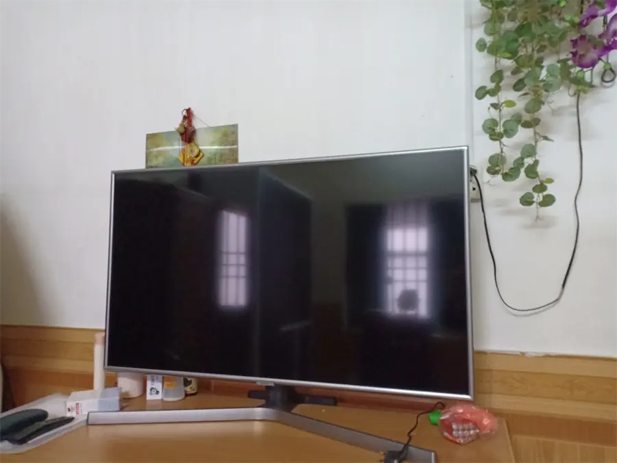 Khách hàng review Smart Tivi Samsung 4K 43 inch UA43NU7400 49