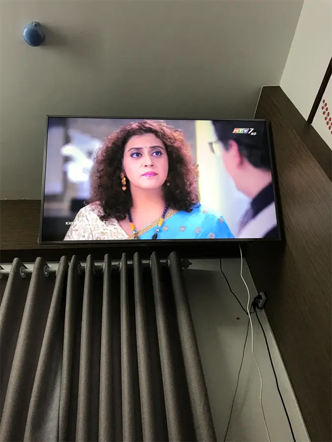 Khách hàng review Smart Tivi Samsung 4K 55 inch UA55MU6400 6