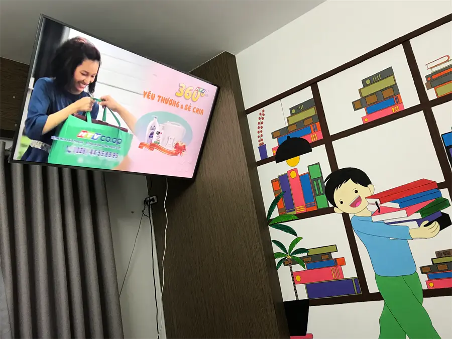 Khách hàng review Smart Tivi Samsung 4K 55 inch UA55MU6400 7