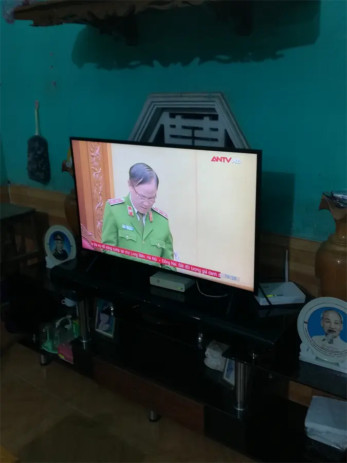 Khách hàng review Smart Tivi Samsung 4K 43 inch UA43NU7100 59