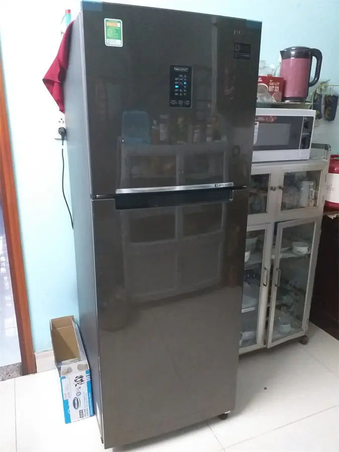 Khách hàng review Tủ lạnh Samsung Inverter 299 lít RT29K5532DX/SV 5