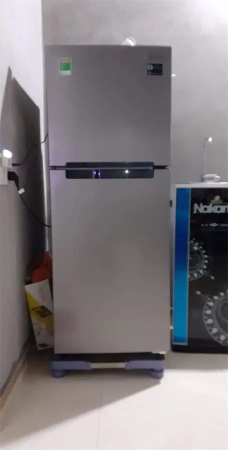 Khách hàng review Tủ lạnh Samsung Inverter 208 lít RT19M300BGS/SV 62