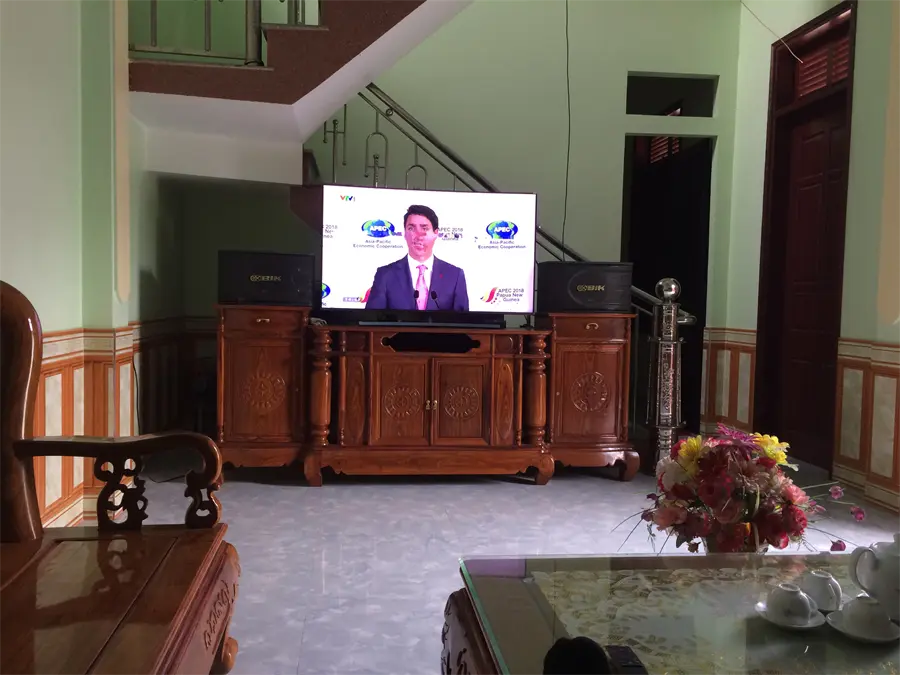 Khách hàng review Smart Tivi Cong Samsung 4K 55 inch UA55NU8500 2