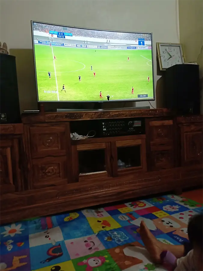 Khách hàng review Smart Tivi Cong Samsung 4K 49 inch UA49NU7500 5