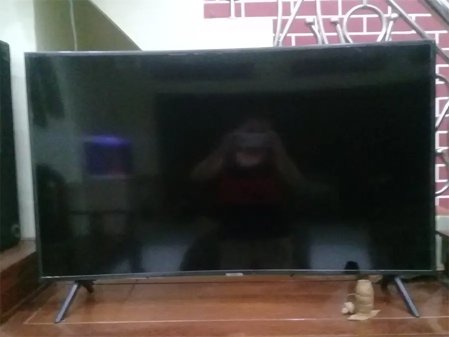 Khách hàng review Smart Tivi Cong Samsung 4K 49 inch UA49NU7300 3
