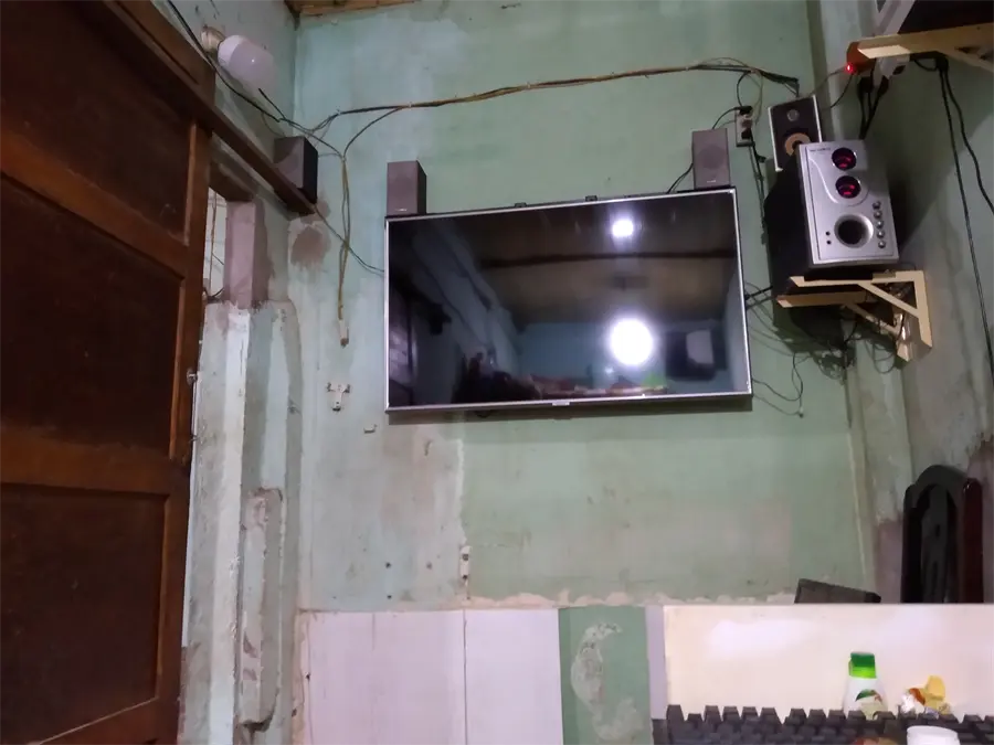 Khách hàng review Smart Tivi Samsung 4K 43 inch UA43NU7400 32