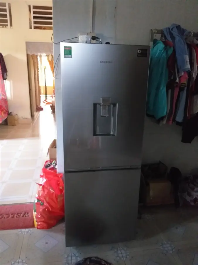 Khách hàng review Tủ lạnh Samsung Inverter 276 lít RB27N4170S8/SV 5