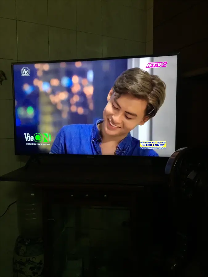 Khách hàng review Smart Tivi Samsung 4K 43 inch UA43NU7100 32