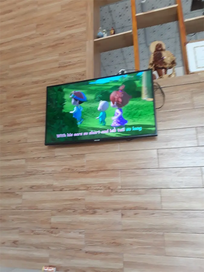Khách hàng review Smart Tivi Samsung 4K 43 inch UA43NU7100 22