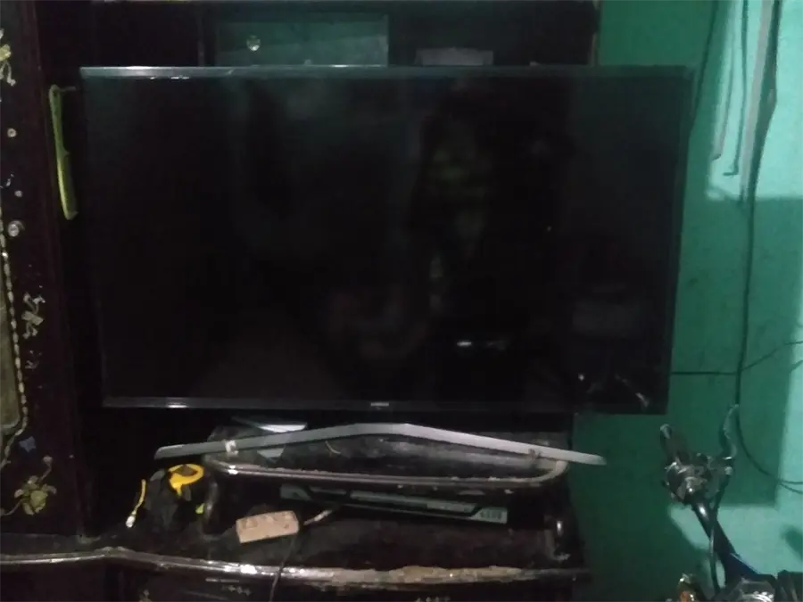Khách hàng review Smart Tivi Samsung 4K 43 inch UA43MU6103 2