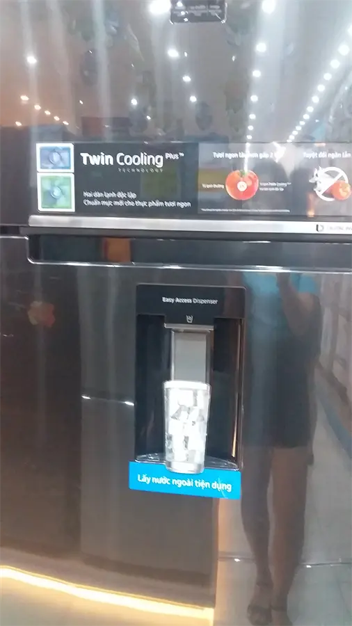 Khách hàng review Tủ lạnh Samsung Inverter 236 lít RT22M4032DX/SV 11