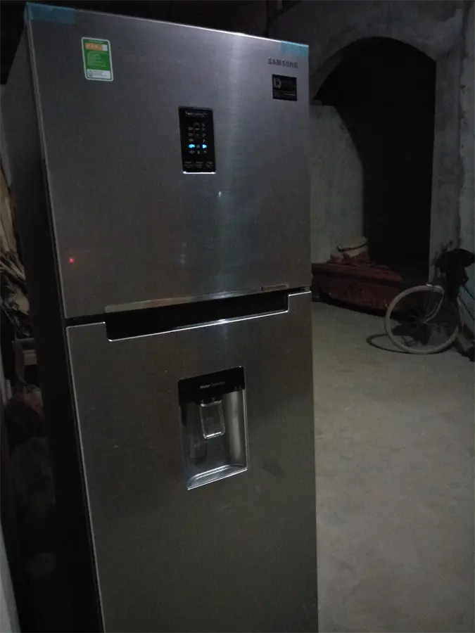 Khách hàng review Tủ lạnh Samsung Inverter 319 lít RT32K5932S8/SV 4
