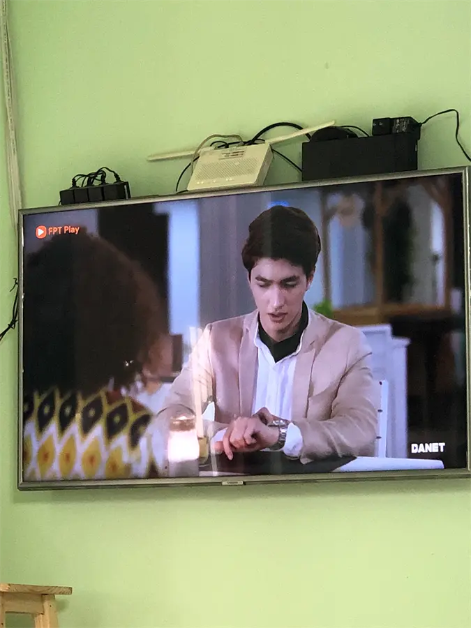 Khách hàng review Smart Tivi Samsung 4K 43 inch UA43NU7400 8