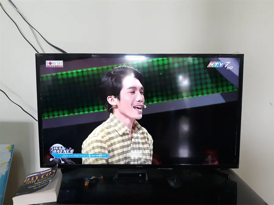 Khách hàng review Smart Tivi Samsung 40 inch UA40J5250D 19