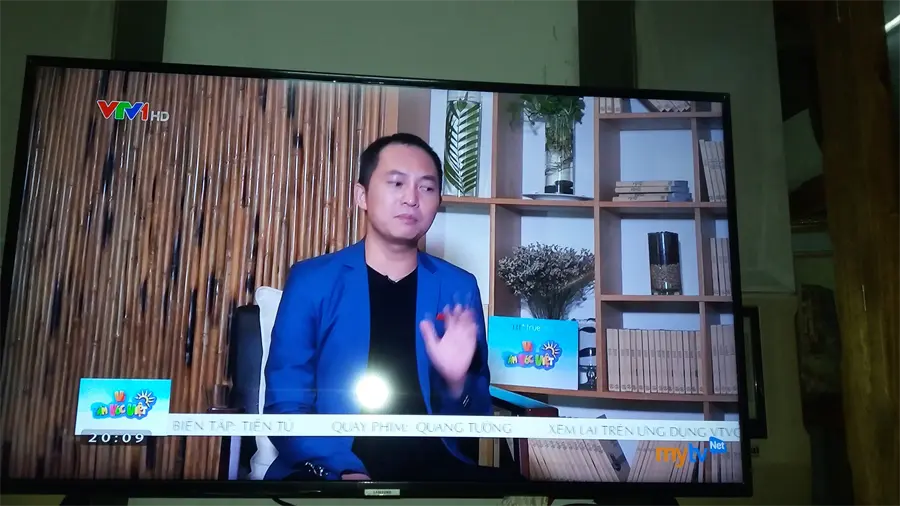 Khách hàng review Smart Tivi Samsung 4K 43 inch UA43NU7100 11