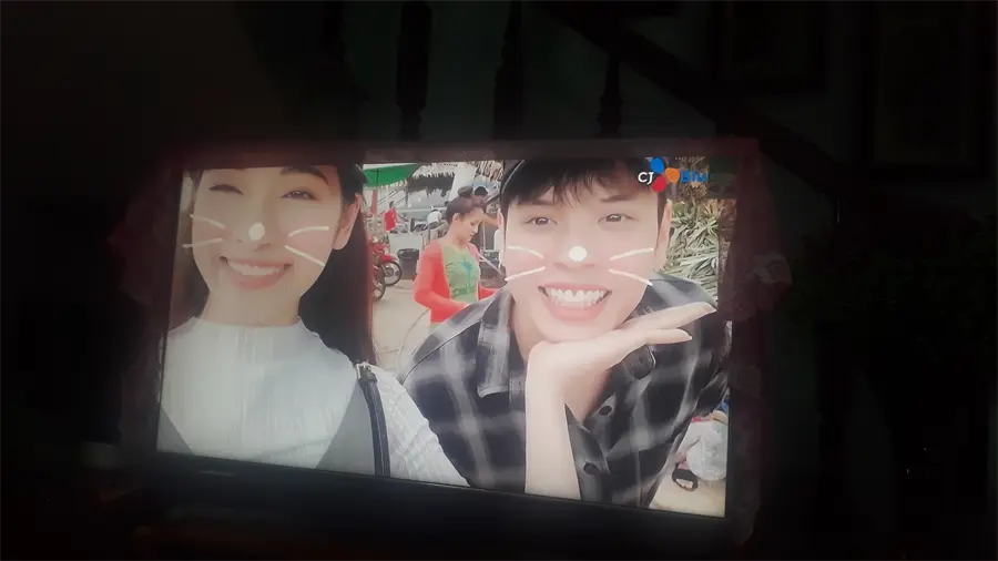 Khách hàng review Smart Tivi Samsung 4K 55 inch UA55NU7400 1