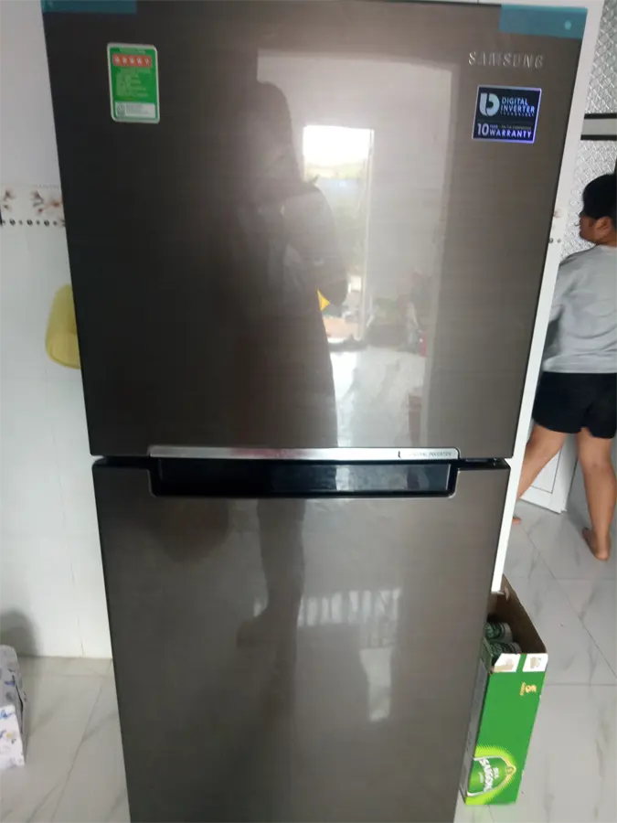 Khách hàng review Tủ lạnh Samsung Inverter 236 lít RT22M4032DX/SV 10