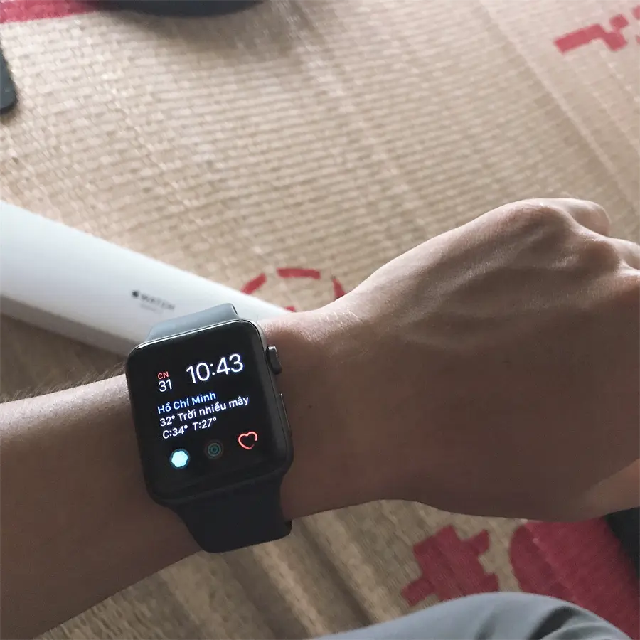 Khách hàng review Apple Watch S3 GPS 42mm viền nhôm dây silicone 8