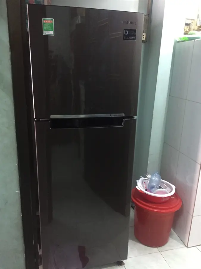 Khách hàng review Tủ lạnh Samsung Inverter 236 lít RT22M4032DX/SV 9