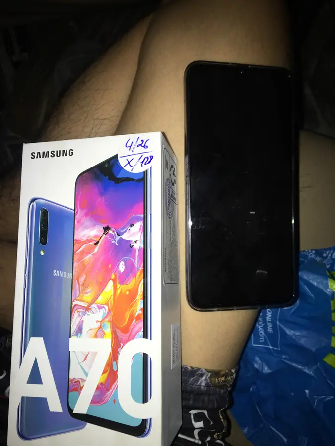Khách hàng review Điện thoại Samsung Galaxy A70 7