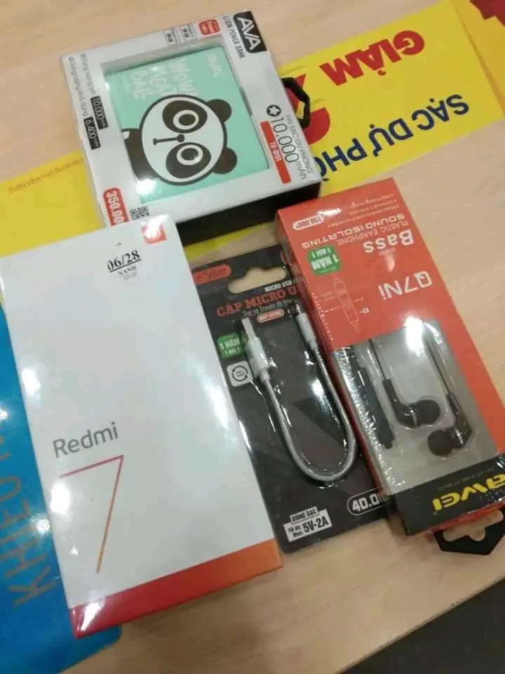 Khách hàng review Điện thoại Xiaomi Redmi 7 (3GB/32GB) 9