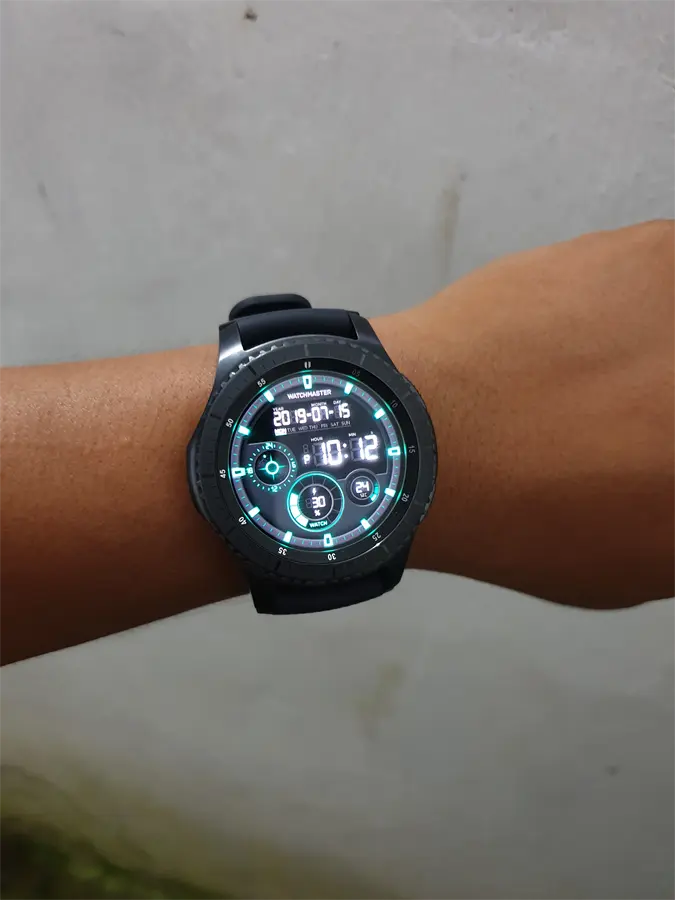 Khách hàng review Đồng hồ thông minh Samsung Gear S3 Frontier 4