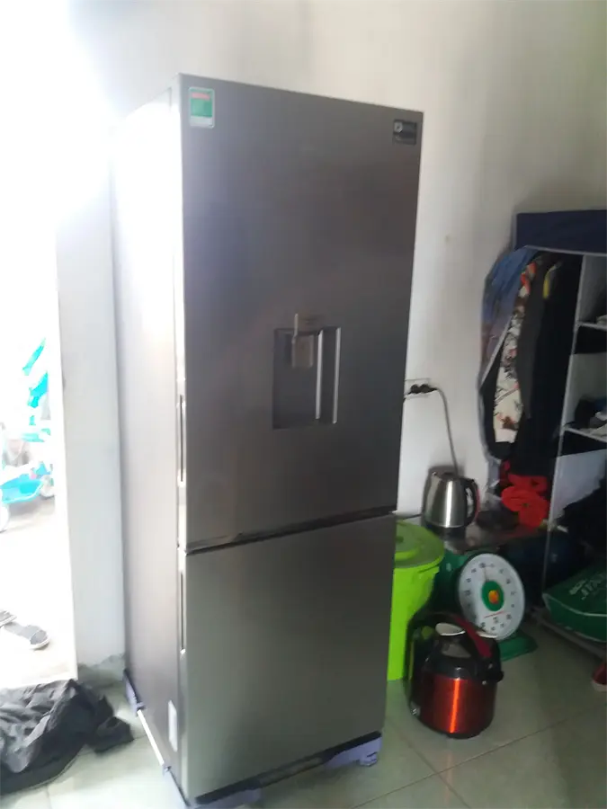 Khách hàng review Tủ lạnh Samsung Inverter 307 lít RB30N4170S8/SV 2